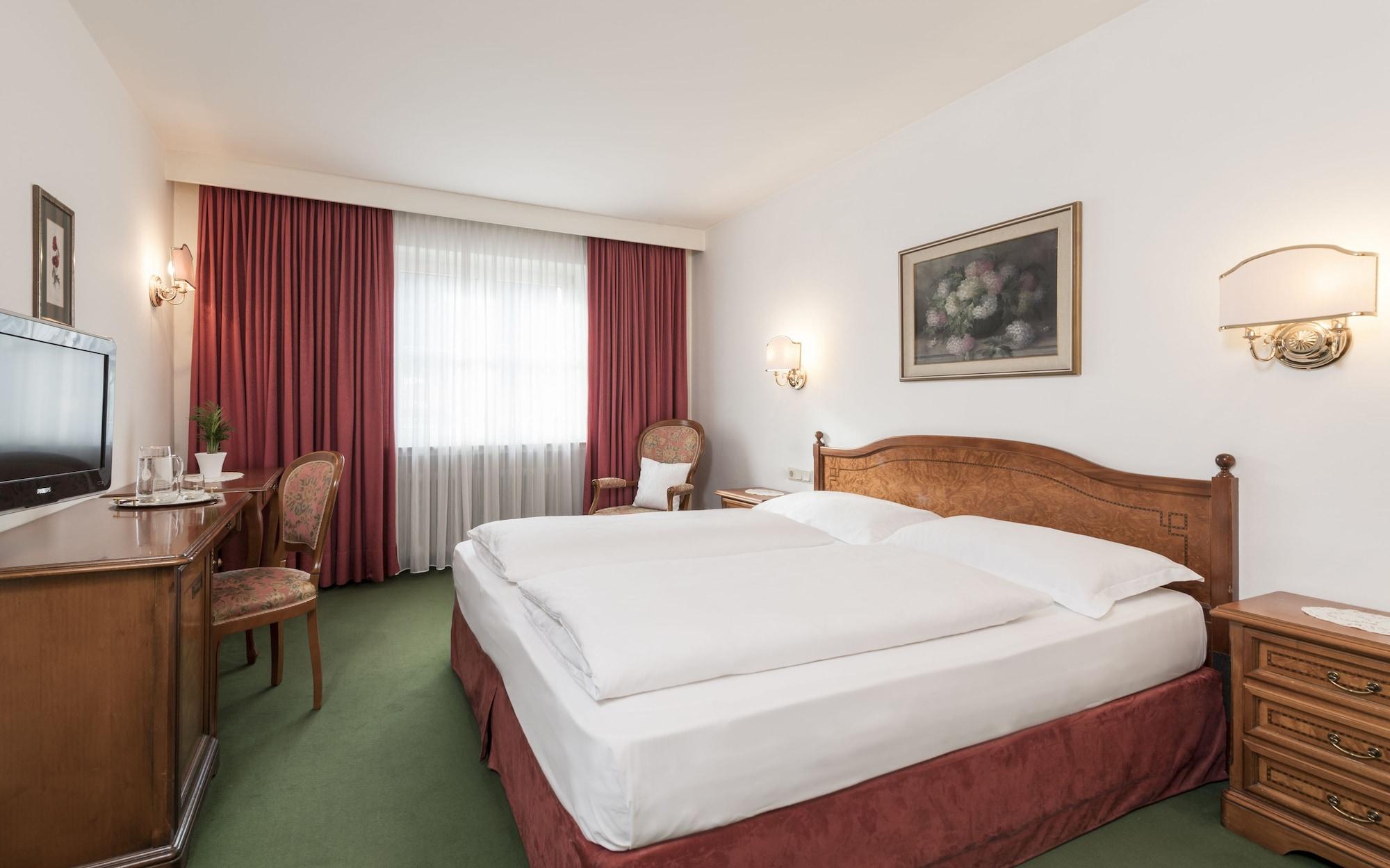 Hotel Gruener Baum Μπρεσανόνε Εξωτερικό φωτογραφία