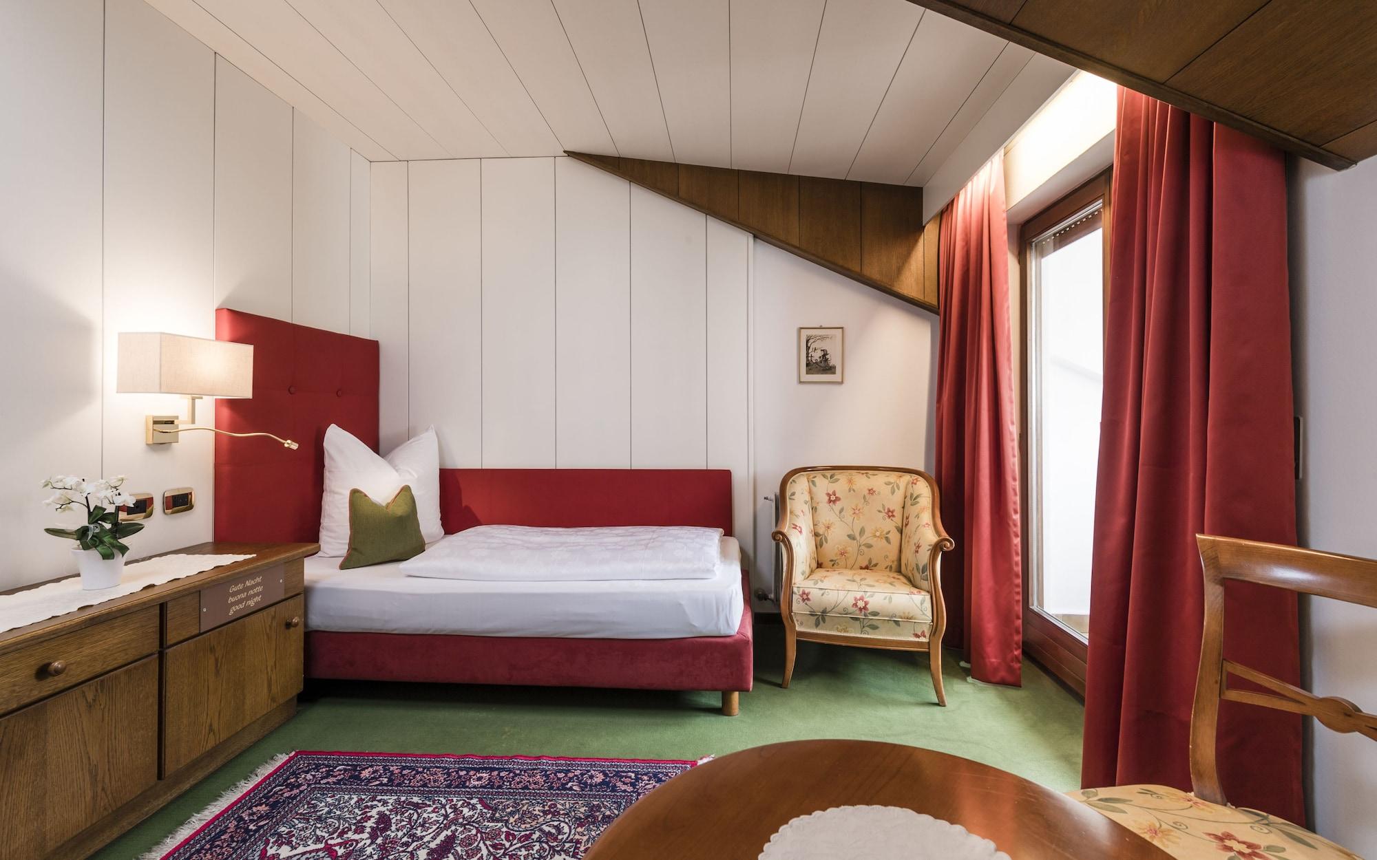 Hotel Gruener Baum Μπρεσανόνε Εξωτερικό φωτογραφία