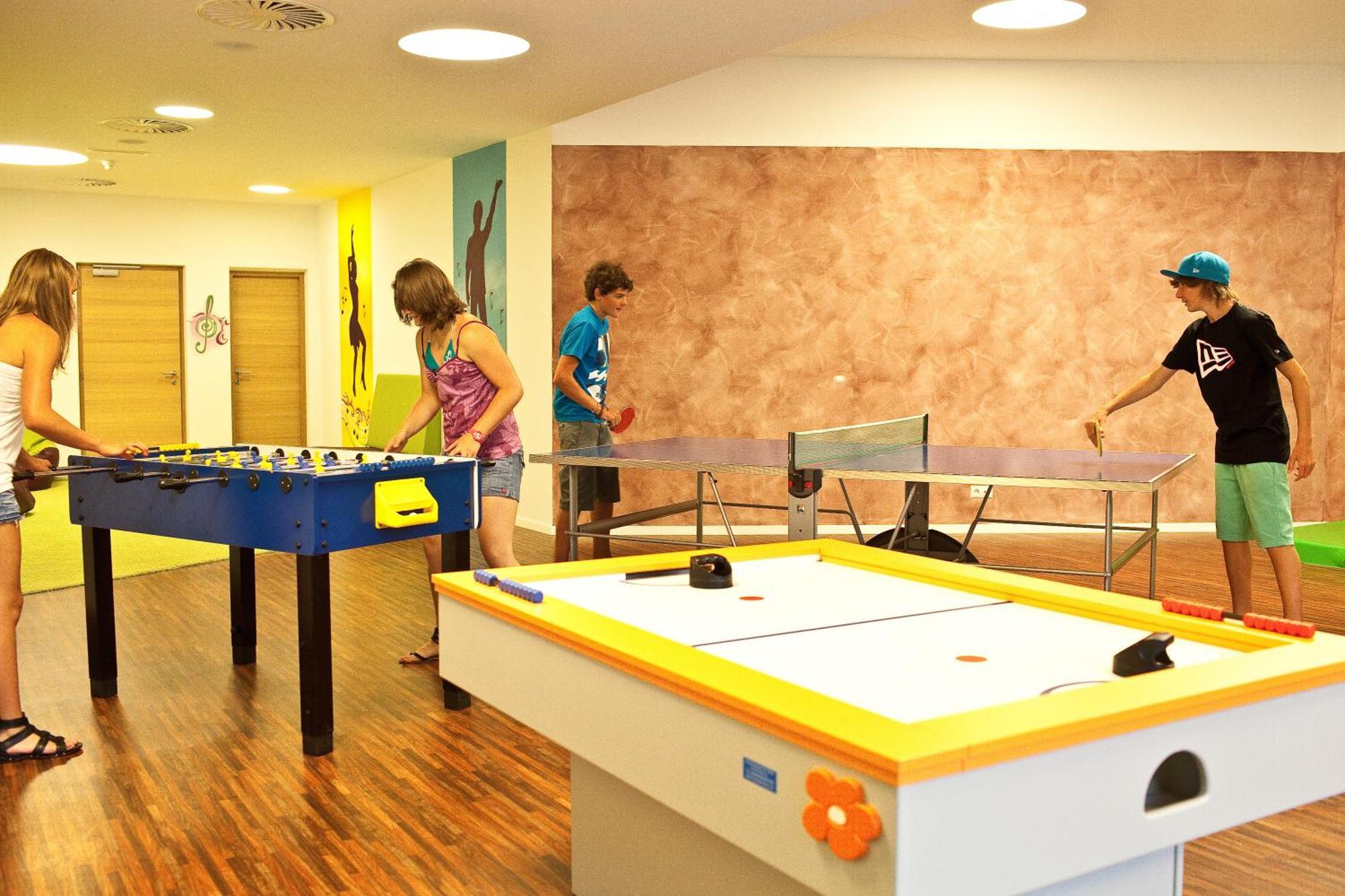 Hotel Gruener Baum Μπρεσανόνε Εξωτερικό φωτογραφία