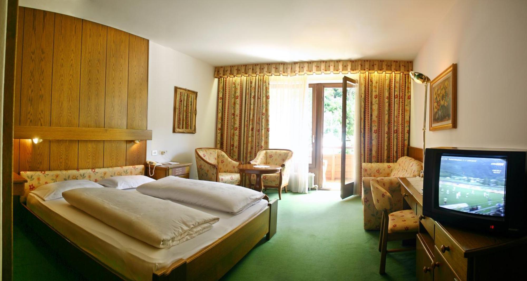 Hotel Gruener Baum Μπρεσανόνε Εξωτερικό φωτογραφία