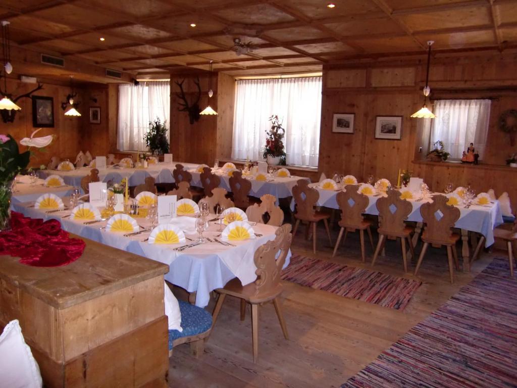 Hotel Gruener Baum Μπρεσανόνε Εξωτερικό φωτογραφία