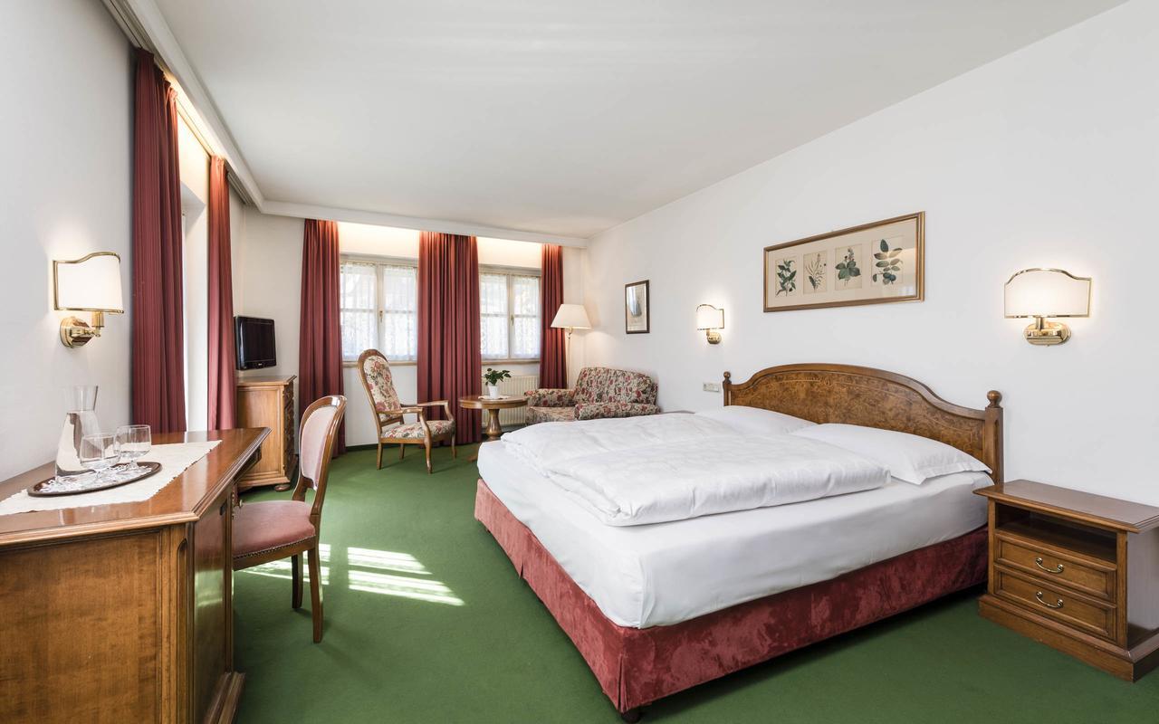 Hotel Gruener Baum Μπρεσανόνε Εξωτερικό φωτογραφία