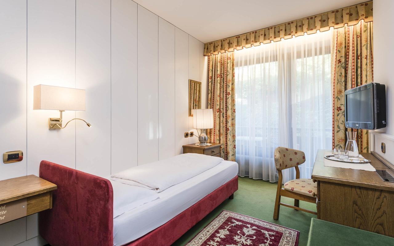 Hotel Gruener Baum Μπρεσανόνε Εξωτερικό φωτογραφία